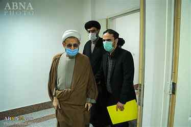 گزارش تصویری از حضور آیت الله رمضانی در کتابخانه استاد خسروشاهی (ره)
