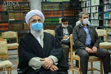 گزارش تصویری از حضور آیت الله رمضانی در کتابخانه استاد خسروشاهی (ره)