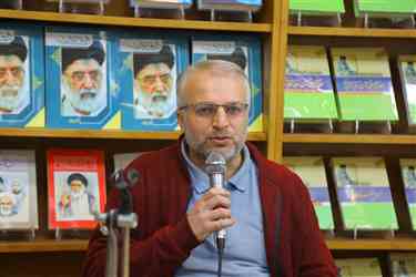 گزارش تصویری، رونمایی از کتاب «مرد امّت» در در کتابخانه استاد خسروشاهی