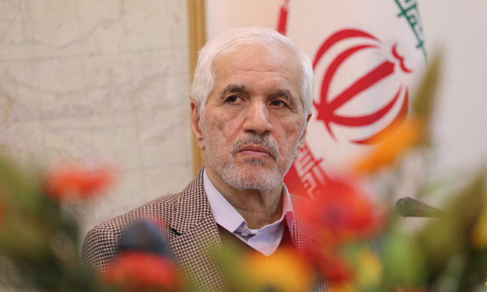 از شمار دو چشم یك تن كم و ز شمار خرد هزاران بیش