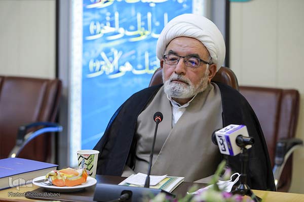 حجت الاسلام دکتر بی آزار شیرازی: مرحوم خسروشاهی حوزه را با افکار اهل سنت آشنا کرد
