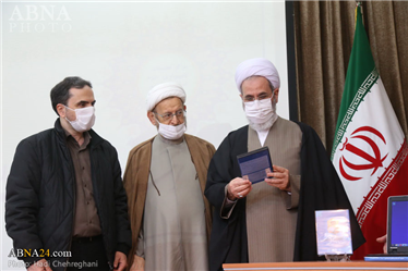 رونمایی از نرم افزار مجموعه آثار آیت الله سید هادی خسروشاهی (ره)