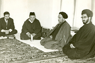 استاد با علامه طباطبایی