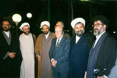 از راست: استاد خسروشاهی، حجت الاسلام دکتر رشاد، جرج جرداق، حجج اسلام رحیمیان و مهاجری